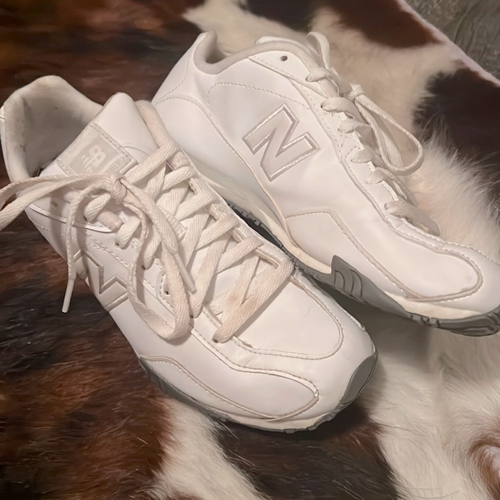 New Balance 442